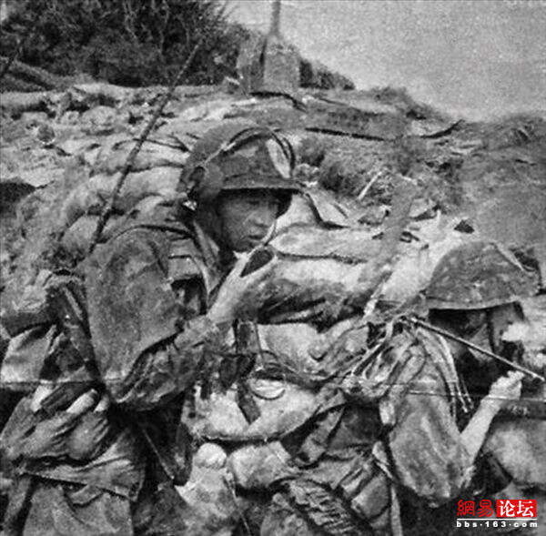 中越战争罕见老照片:战士尸横遍野(组图)